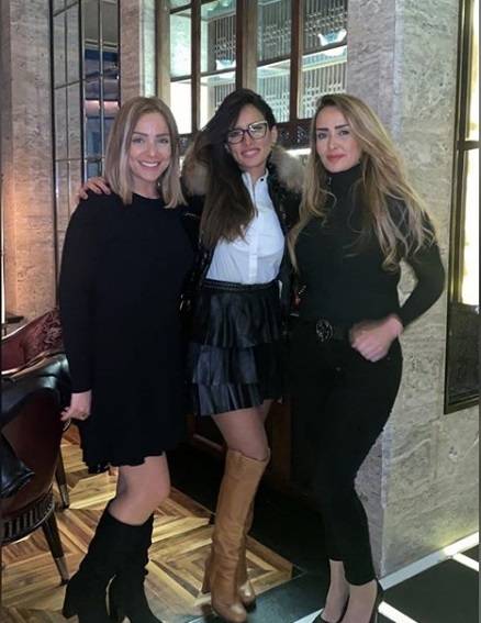 ريم البارودي وزينة بفيديو عفوي: 