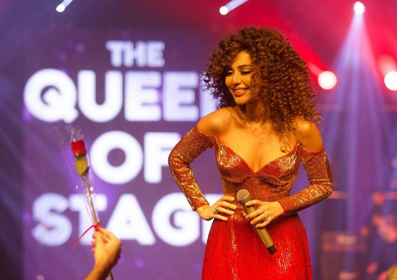 بالفيديو - ميريام فارس توقف حفلها بسبب منع الرقص وتتحدى الجمهور