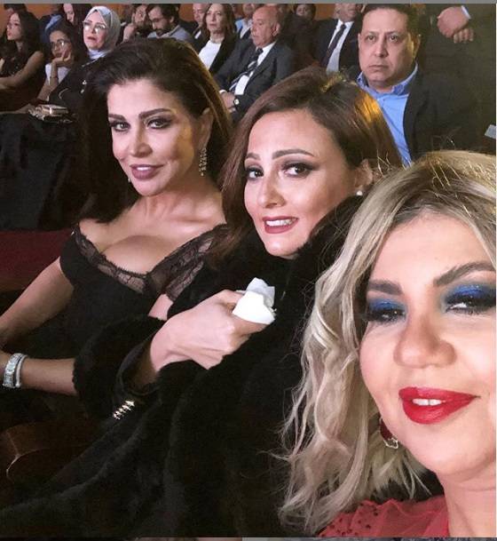 في أول ظهور لها بعد شفائها.. بشرى تتجنب الكاميرات