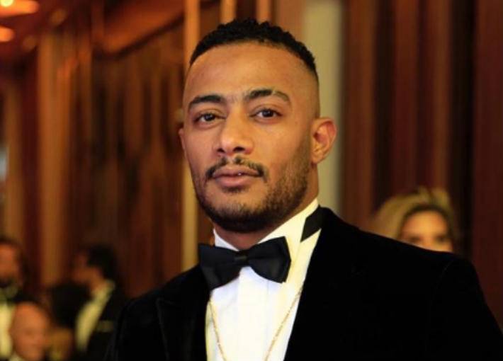 بالفيديو - محمد رمضان يغني مع حفيدات عادل إمام