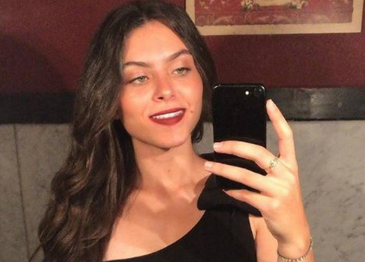 بالفيديو - ضجة حول ابنة شقيق عادل إمام الجميلة لبراءة حركاتها وعفويتها