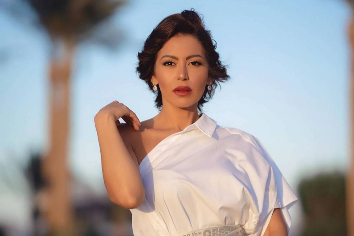 لقاء الخميسي تدعم حسن شاكوش في أزمته مع 