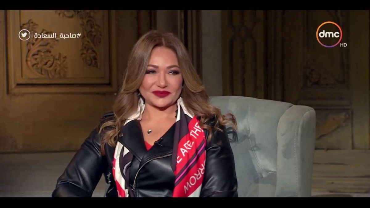 بالفيديو - وصلة غزل بين ليلى علوي وفنان شهير: 