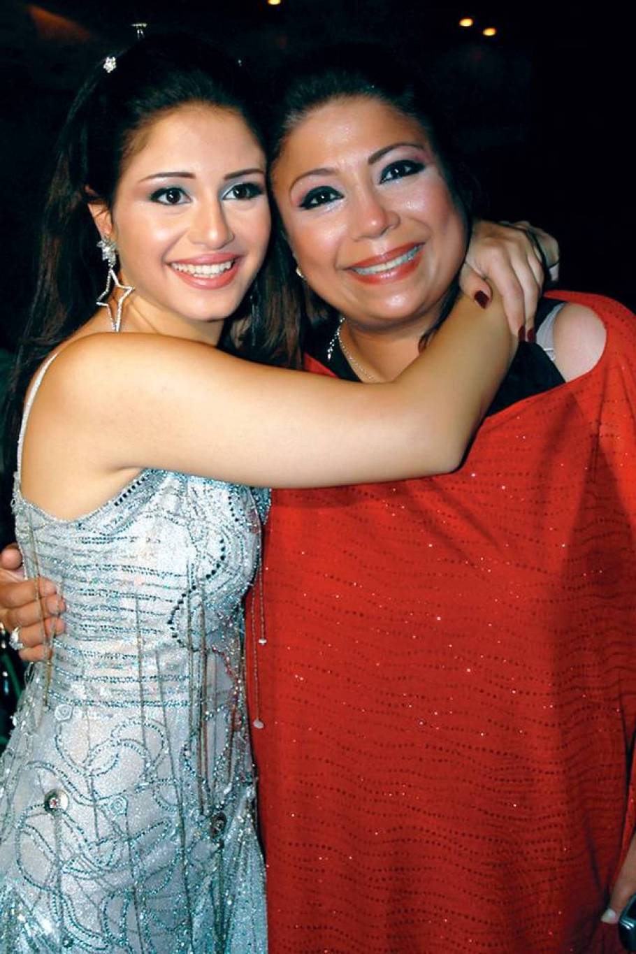 منة فضالي تحتفل بعيد ميلاد والدتها برسالة مؤثرة