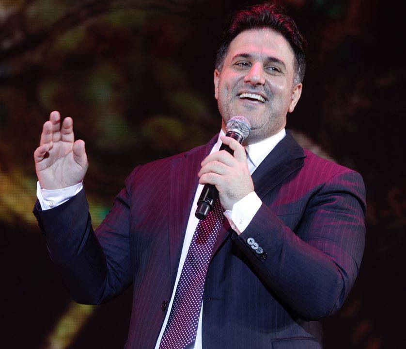 بالصورة – في The Voice Senior جمال وأناقة زوجة ملحم زين يسرقان الأنظار