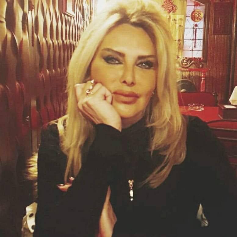 هذه الحسناء والدة فنانة سوريّة شهيرة