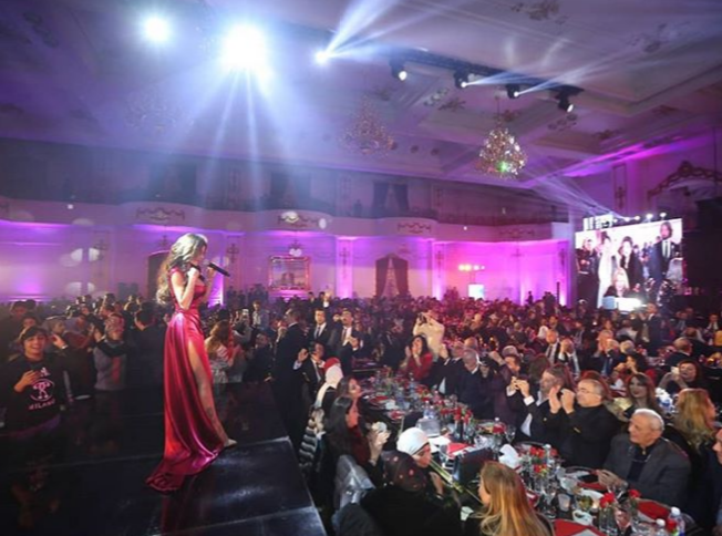 بالصور والفيديو - ​هيفاء وهبي تخطف القلوب بإطلالة عيد الحب