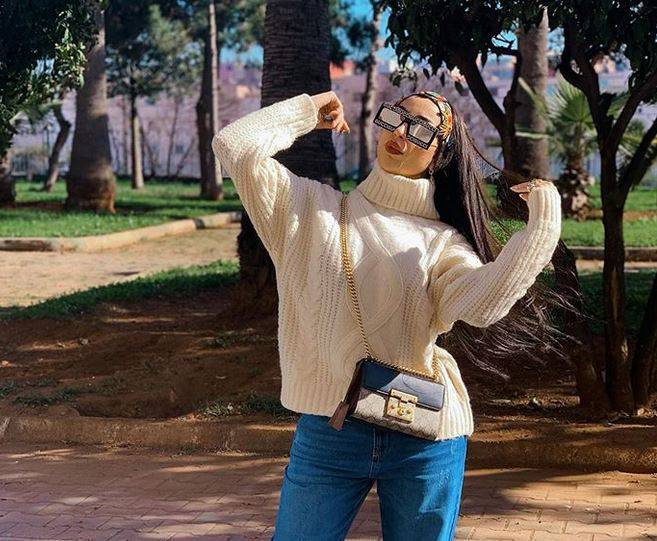 بالصور – هذا هو الثمن الباهظ لنظارات دنيا بطمة ذات التصميم الغريب