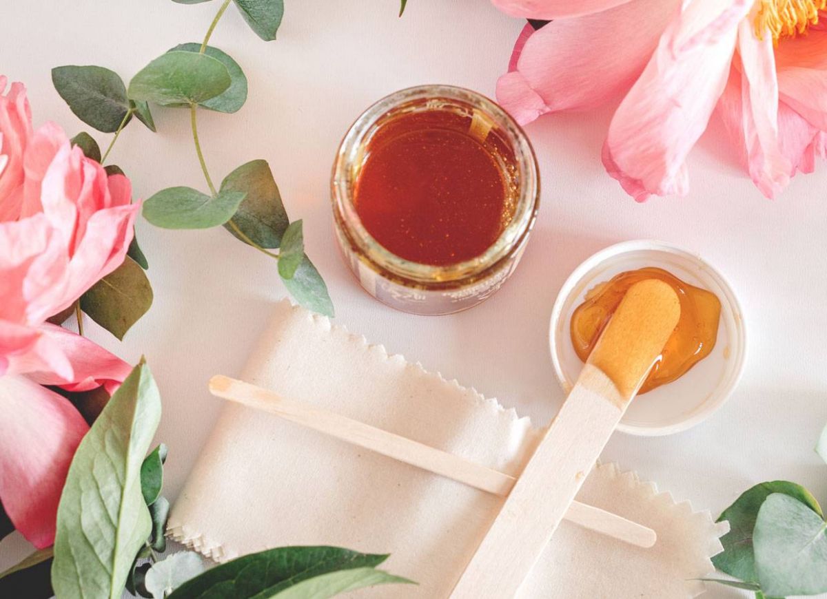 أضيفي هذا المكون إلى وصفة السكر والليمون ويصبح نزع الوبر سهلاً جداً