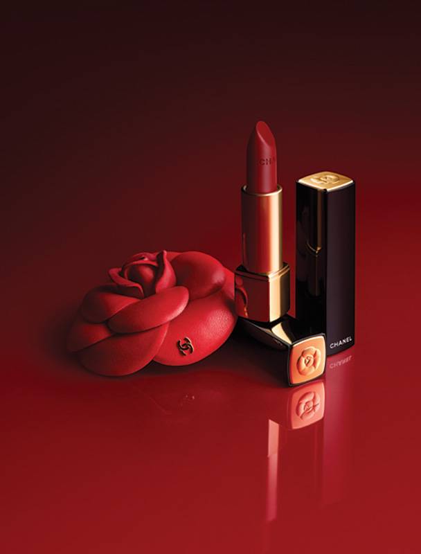 مجموعة أحمر الشفاه الجديدة المركّزة 
CHANEL
‏ROUGE ALLURE CAMÉLIA