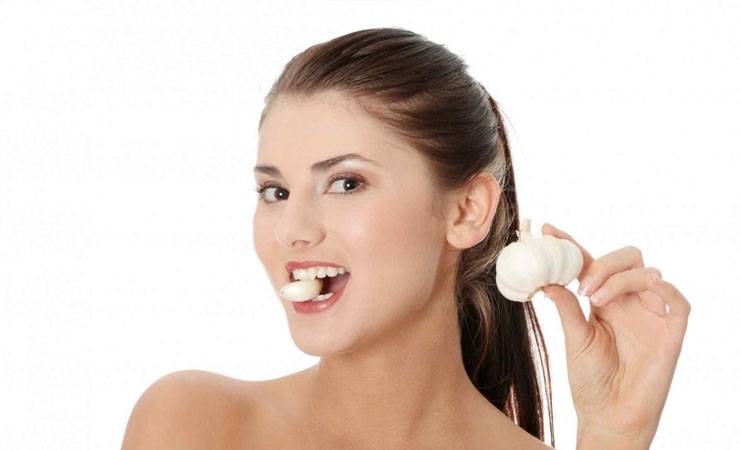 هذه طريقة تناول الثوم الصحيحة لحرق الدهون وخسارة الوزن