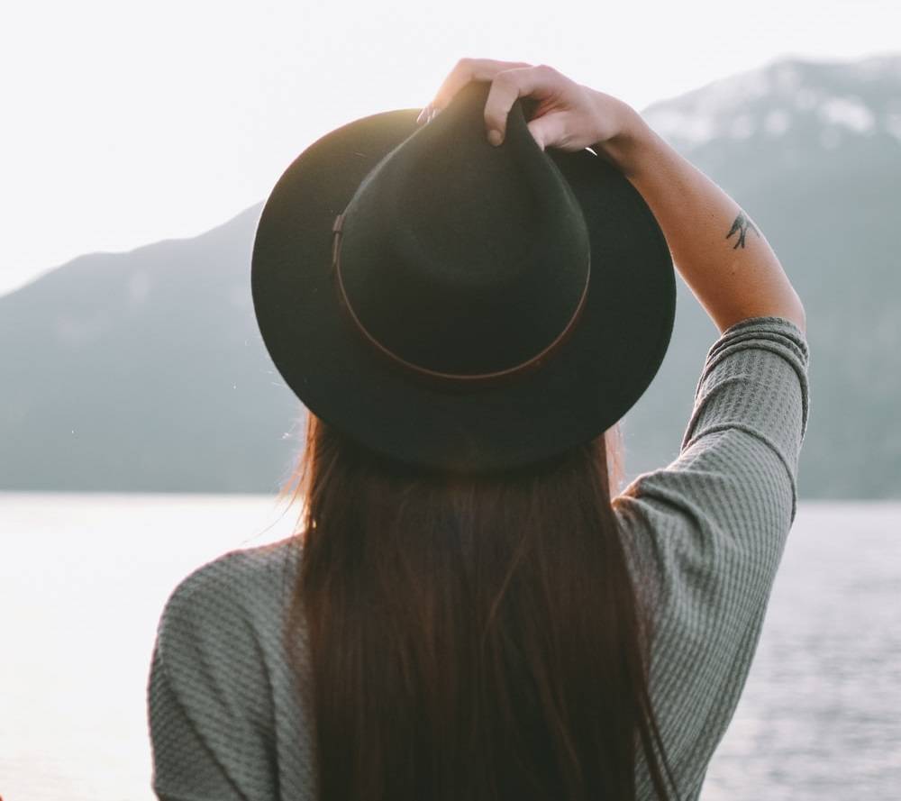 بالفيديو – ممثلة خليجية تقع في ورطة... 