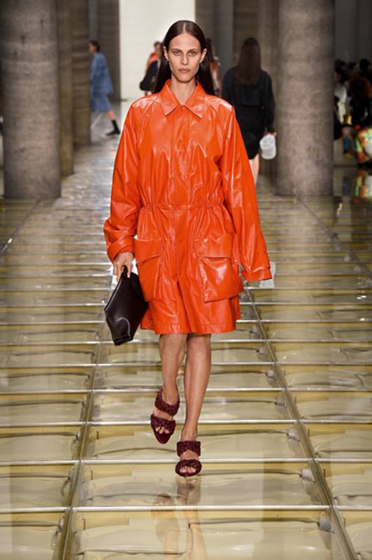 البرتقالي لونك هذا الصيف