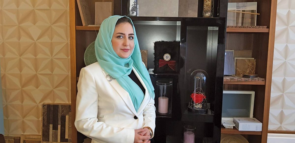 سارة العطار: الألوان تتربّع على عرش التصاميم الجميلة