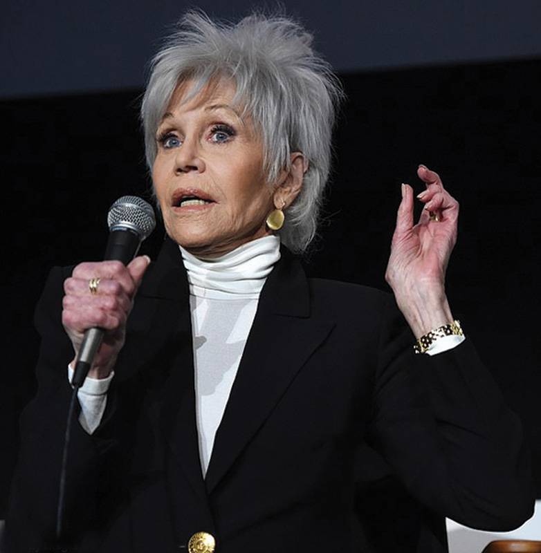 جاين فوندا الثمانينية المناضلة والأنيقة