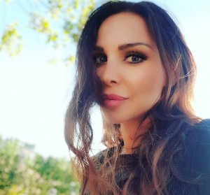 بالصورة - تعرفوا إلى والدة جويل بحلق الراحلة... هل كانت تشبهها؟