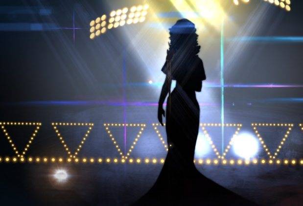 نجمة شهيرة إلى المحكمة بعد ضربها امرأة والبصق على وجهها