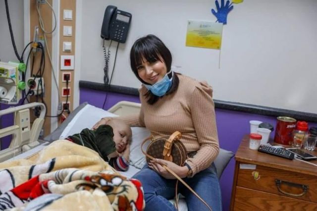 خلال زيارتها للمستشفى