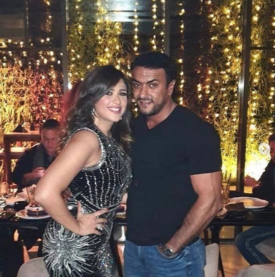 بالفيديو - أحمد العوضي يزيد الغموض حول علاقته بياسمين عبدالعزيز