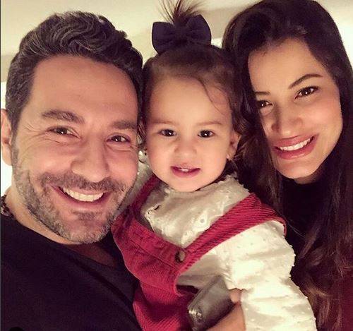 بالفيديو - إبنة ريم السعيدي تثير ضجة برقصها وتعليق طريف من والدها