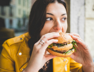 تعلمي طريقة تحضير برغر صحي وخال من الدهون