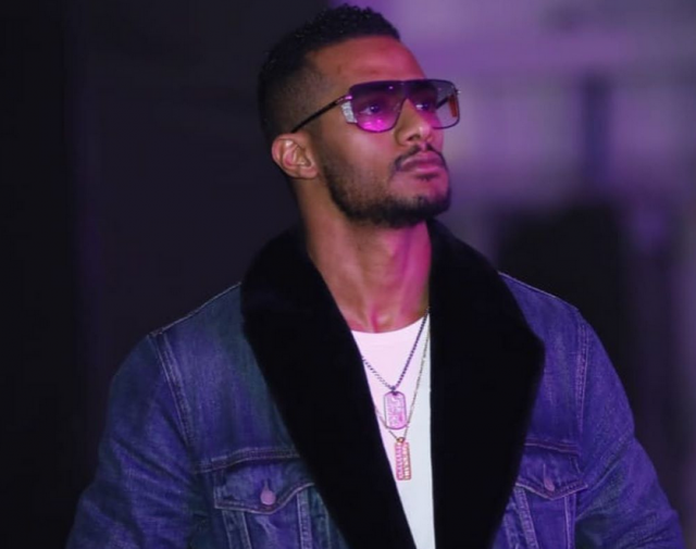 بالفيديو – لاحظوا كيف يتحدث محمد رمضان باللهجة الخليجية