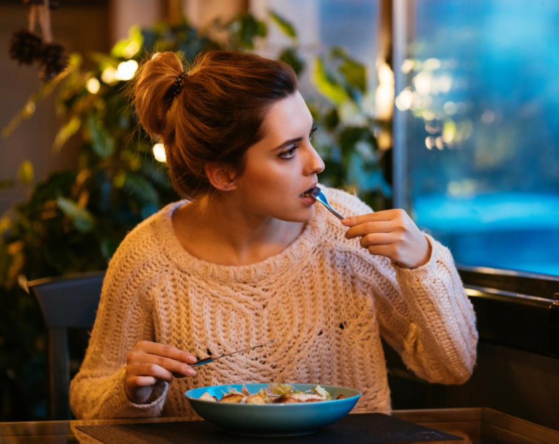 هل يجب التخلي عن وجبة العشاء لخسارة الوزن؟ إليكم الحقيقة