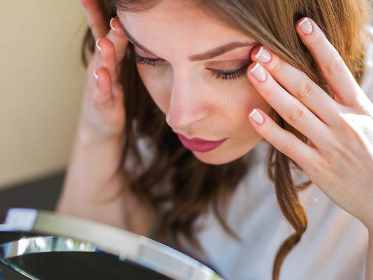 هكذا يساعدك الحليب على الحصول على حاجبين كثيفين