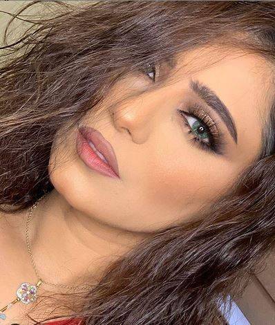 بالفيديو والصور - شذى سبت تحتفل بليلة الحناء.. وشقيقاتها يشعلن الأجواء بالرقص