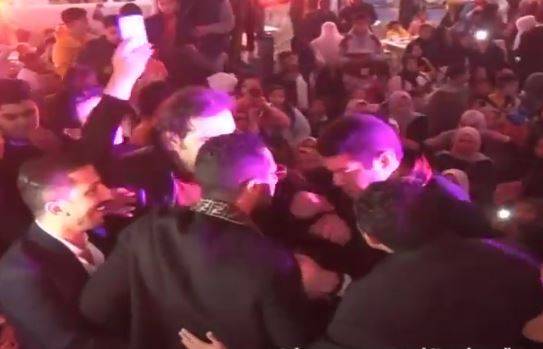 فيديو جديد يكشف ما حصل قبل التدافع بين محمد رمضان وباسم سمرة