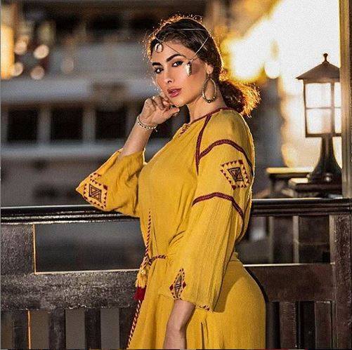 بالفيديو - في أول ظهور بعد سجنها.. هذا ما قامت به مريم حسين على المسرح واحدث ضجة