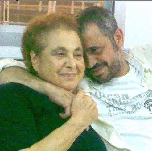 بالصور - أول ظهور لجورج وسوف بعد رحيل والدته.. وإجراء غريب في العزاء