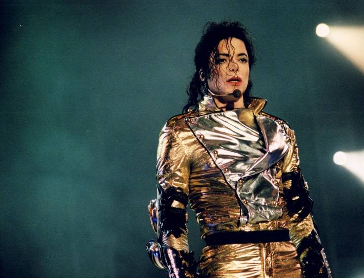 تشريح يظهر حقائق غير مسبوقة عن مايكل جاكسون... تشوه ومرض وصلع