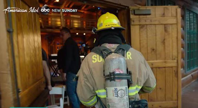 بالفيديو - تسرّب غاز داخل الاستديو يتسبب في إغماء نجمة