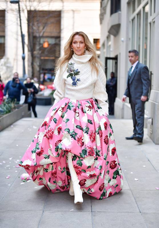 النجمة سيلين ديون متألقة في شوارع نيويورك: ما سرّ أناقتها؟