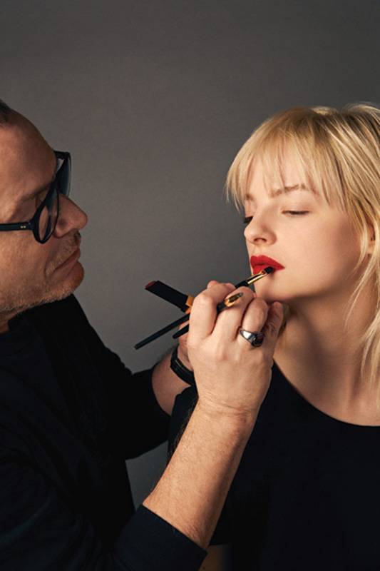 ‏SAINT LAURENT FW 2020 خطوة خطوة لمكياج العارضات