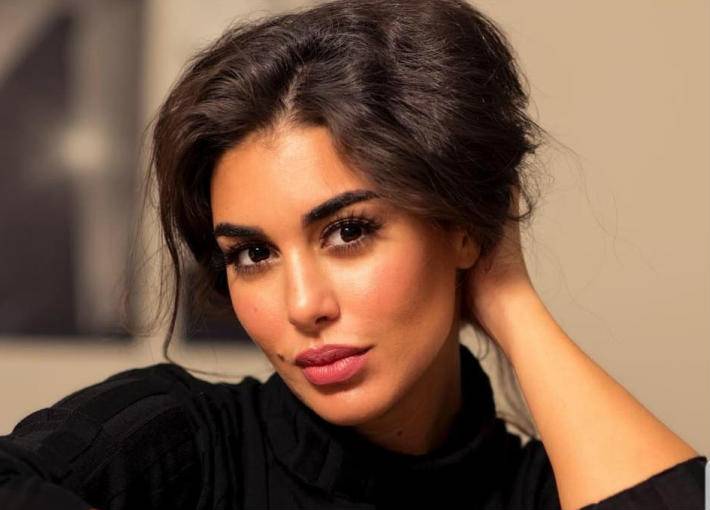 ياسمين صبري تكشف كيف تواجه العزل في منزلها