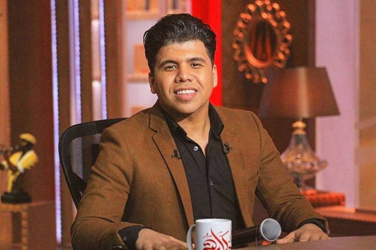 بسبب فيديو القبلات والأحضان... بلاغ للنائب العام ضد مطرب 