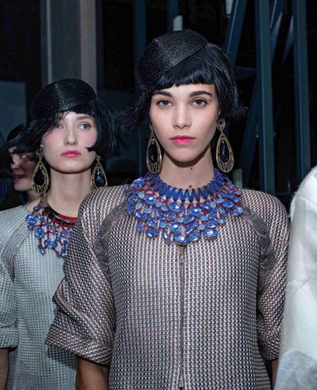 ARMANI PRIVÉ SS 20 خطوة خطوة لإطلالة العارضات