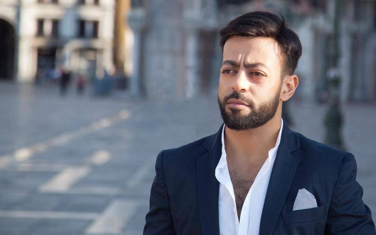 مطرب مصري يتحايل على أزمة كورونا ويقدم حفلة جديدة