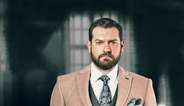 عمرو يوسف يتحدث عن أزمة شيرين ومشكلة ياسمين عبد العزيز