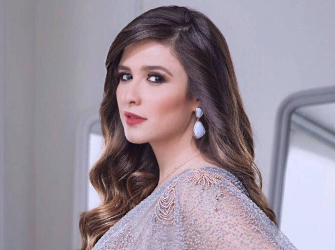 ياسمين عبد العزيز تتجاهل والدتها