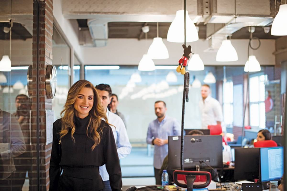 الملكة رانيا العبدالله في زيارة منصة الطبي الصحية الالكترونية