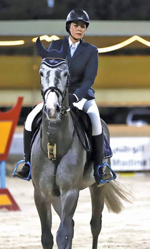 أروى حامد المطبّقاني تُشعل ساحة المنافسة  في البطولة الوطنية لقفز الحواجز