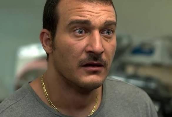 بعد تصريحاته المثيرة للجدل عن زملائه... رسالة مطولة من رامز الأسود واعتذار