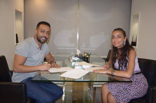 تفاصيل أزمة تامر عاشور وخطيبة محمد الشرنوبي السابقة