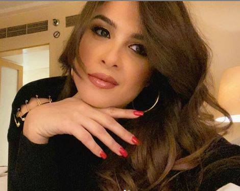 بالفيديو - ياسمين عبد العزيز  تحتفل بميلاد ابنتها بطريقتها الخاصة