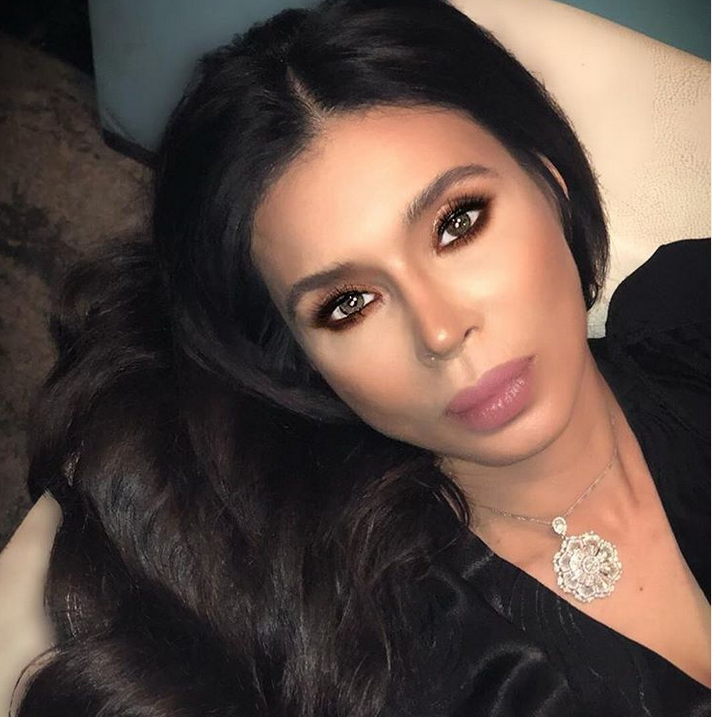 بالفيديو -  دينا تستغل الحجر وتقوم بعمل منزلي