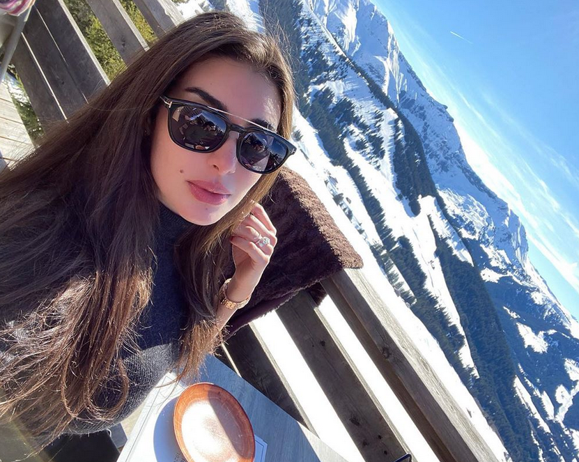 بالفيديو – مصمم خاتم ياسمين صبري يكشف هذه التفاصيل عنه وعن ثمنه الحقيقي