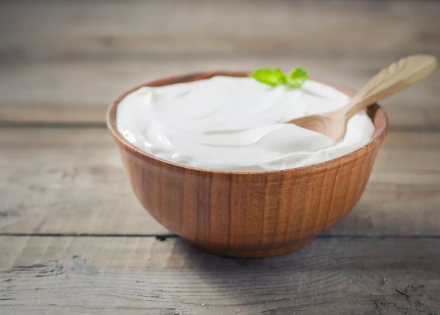 هكذا تميزون بين أنواع اللبن الزبادي المفيدة والضارة